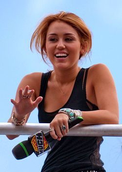 250px-miley_cyrus__mmva_soundcheck_01_cropped.jpg